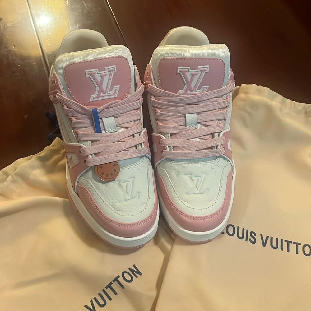 Pink sneaker - Picture 7 of 9